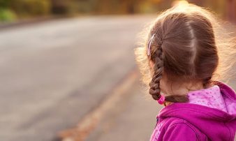 בטיחות בדרכים לילדים הולכי רגל | أمان المشاة في الطرق