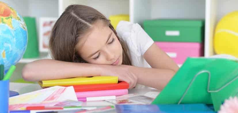 הקשר בין שינת ילדים ללמידה | العلاقة بين النوم والتعلّم