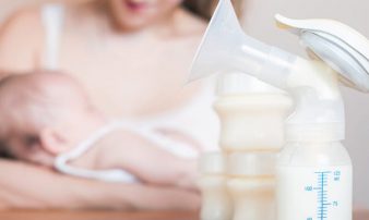 עודף חלב אם וגודש בשד | زيادة حليب الأم واحتقان الثدي