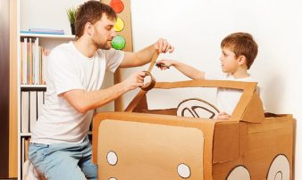 צעצועים תוצרת בית ופעילויות חופשיות לילדים | الألعاب المصنوعة منزليًّا والنشاطات الحرة للأولاد