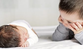 תינוק חדש במשפחה משולבת | ولادة طفل جديد في العائلة الربيبة