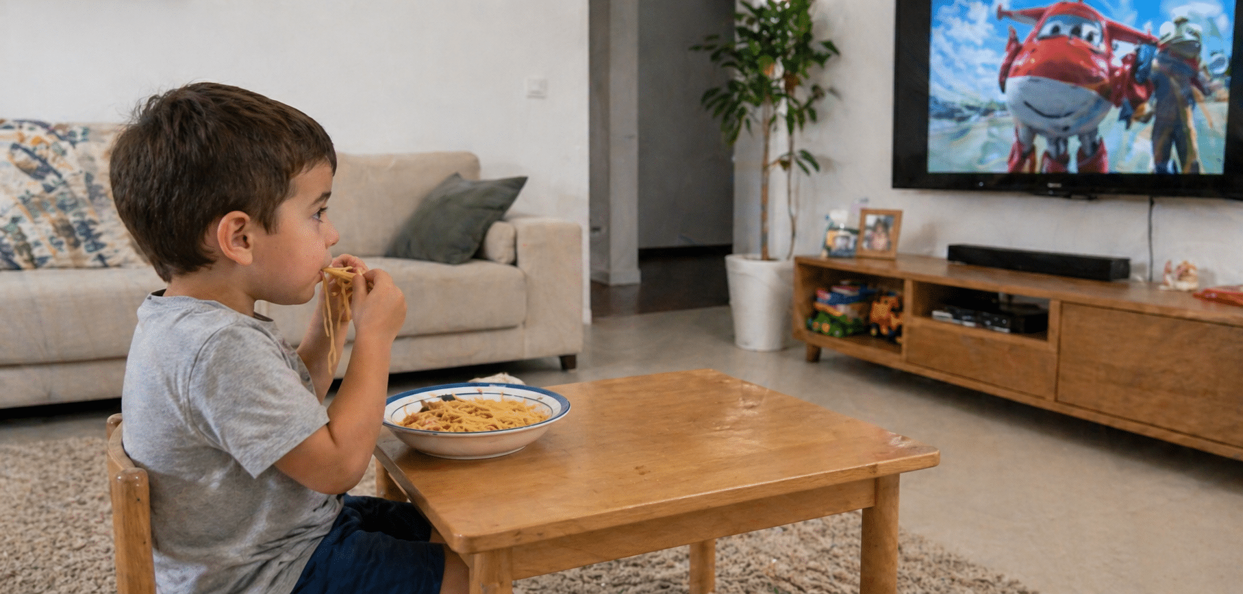 אכילה מול מסכים