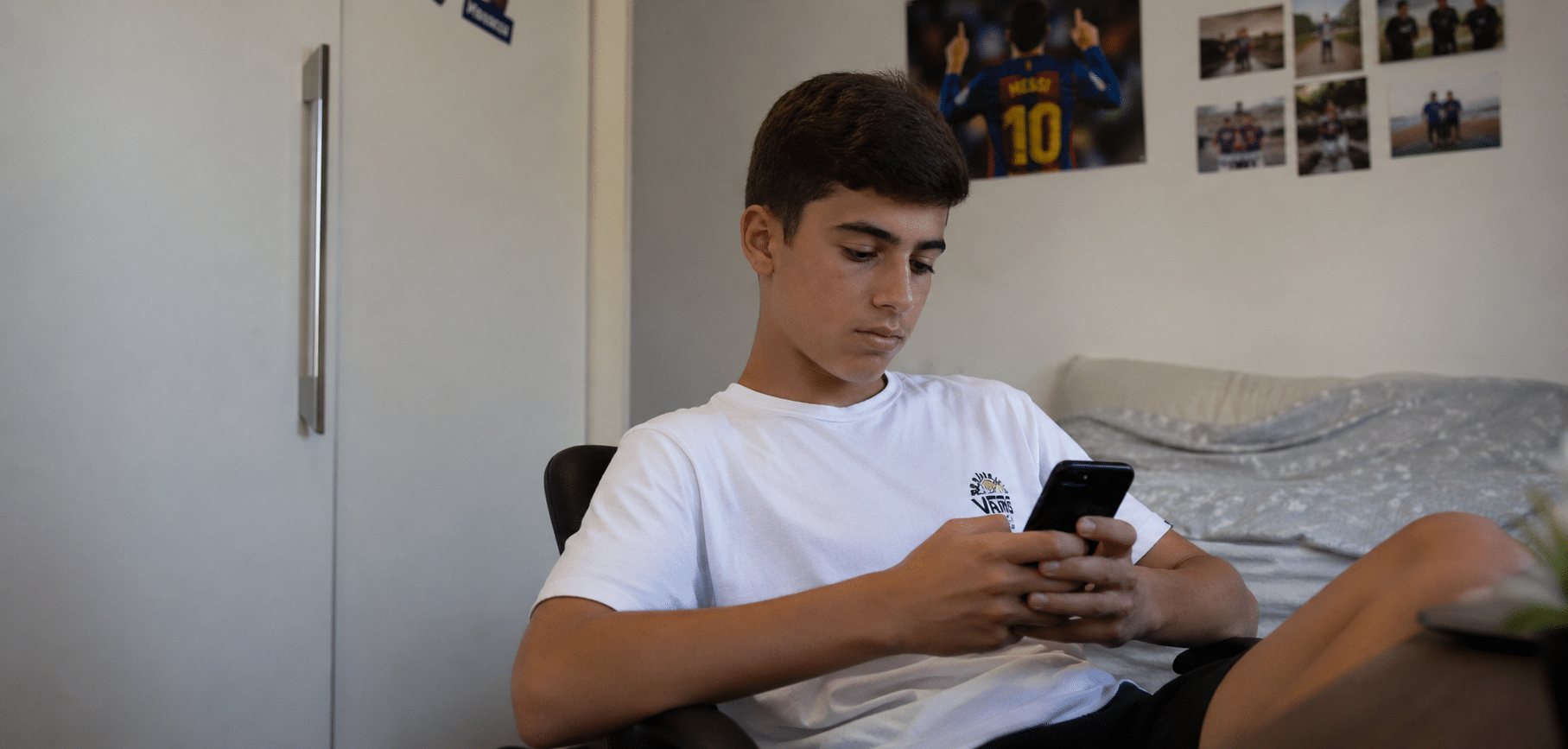 בריונות בוואטסאפ